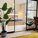 Luxury 3-Bedroom Suite On Most Beautiful Street Of Helsinki