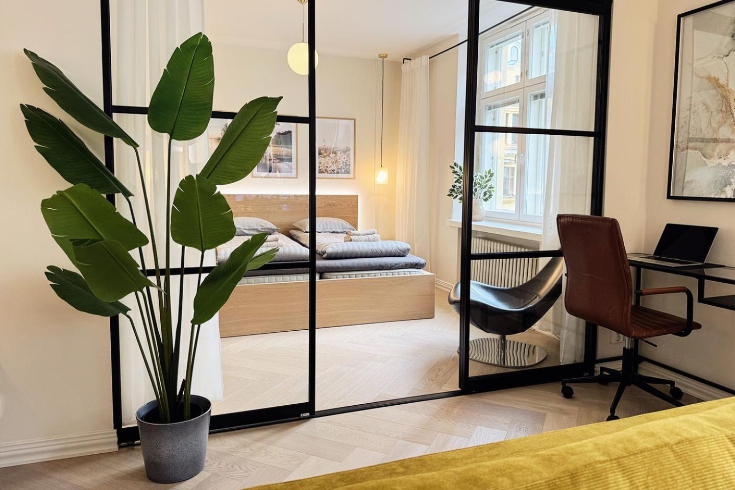 Luxury 3-bedroom On Beautiful Street Of Apartment *