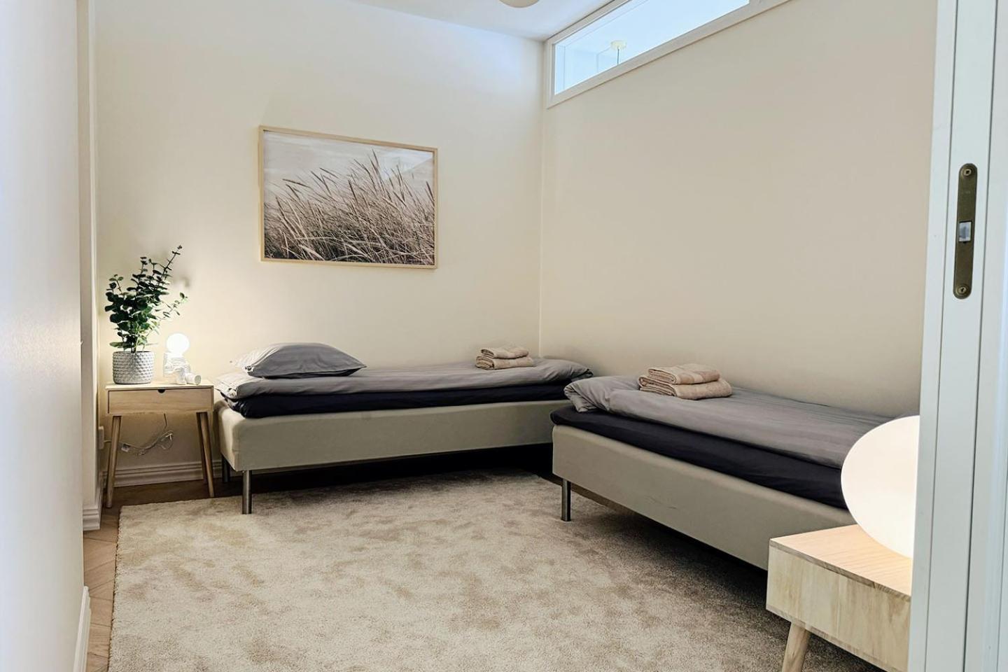 Luxury 3-bedroom On Beautiful Street Of Apartment *
